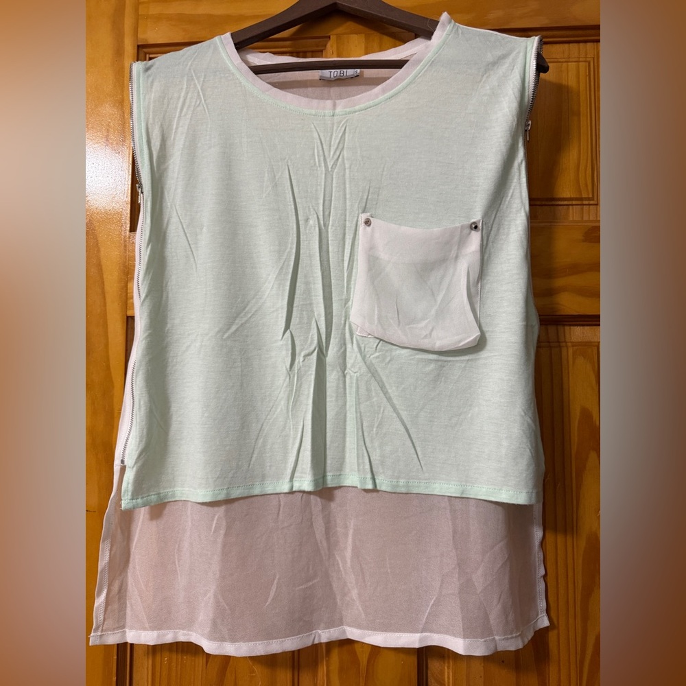 Tobi Light Green and White Layered Top, size Small